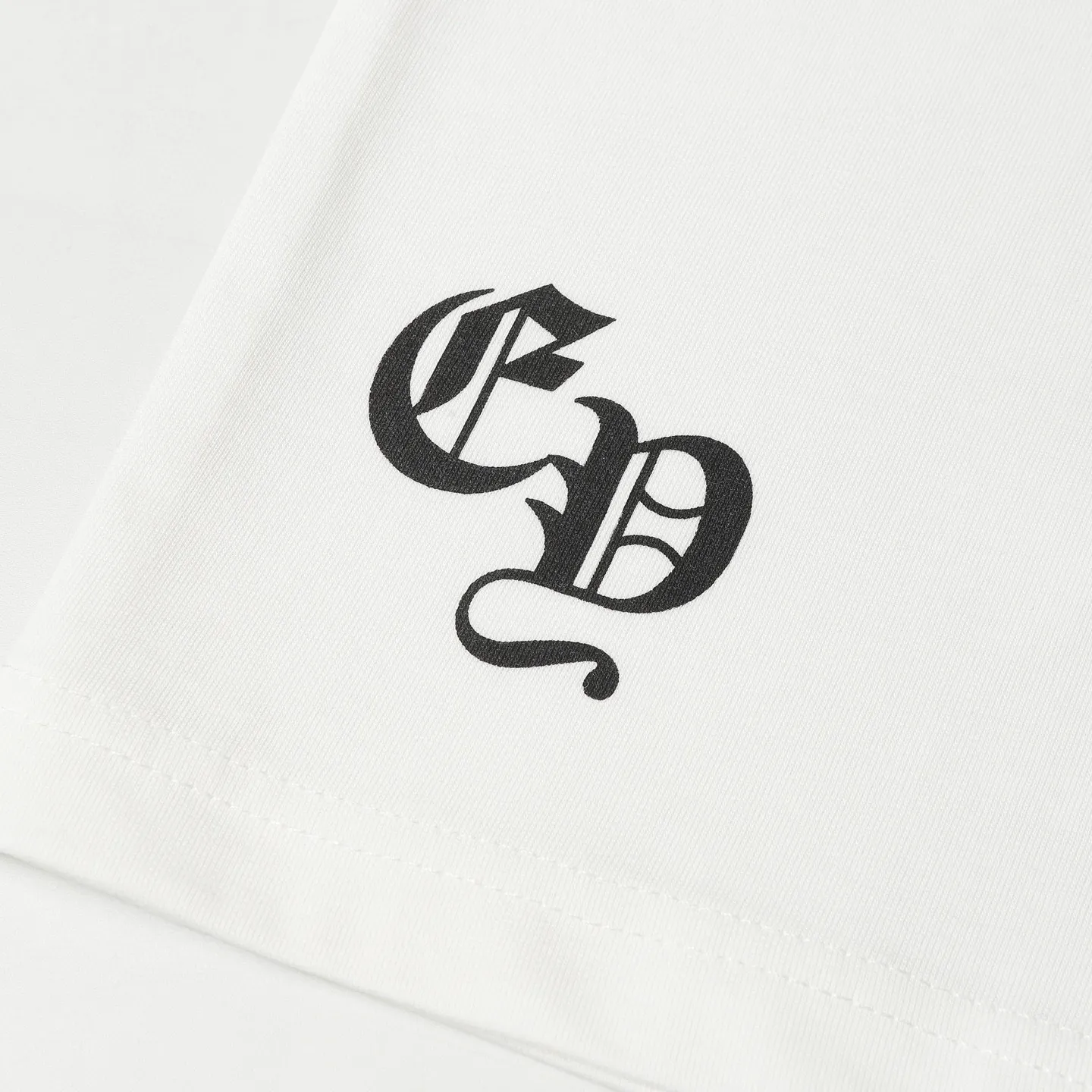🅿️180 CHROME HEARTS/Chrome Heart CH foam printed short-sleeved T-shirt The fabric is made of 280g heavy combed cotton, customized with 32 count 1*1 threads, and washed twice for ready-to-wear. The fabric is comfortable and skin-friendly without any strange feeling. Custom-dyed fabric, with high textile density, good drape, and not easy to deform. The thick texture and tight spinning process will not affect the breathability of the fabric. The color saturation is very high. Imported digital direct-injection printing technology. A versatile and good-looking short-sleeve. The loose version covers the flesh and makes you look slimmer. It is the same style for men and women. It has three complete standards. Color: Black-White Size: XS-L